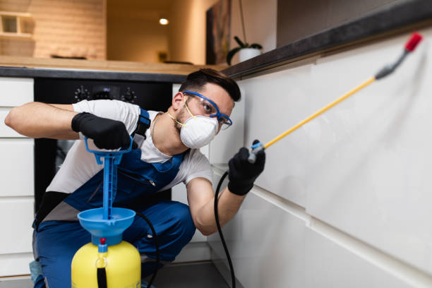 Best Pest Removal Services  in Oswego, KS